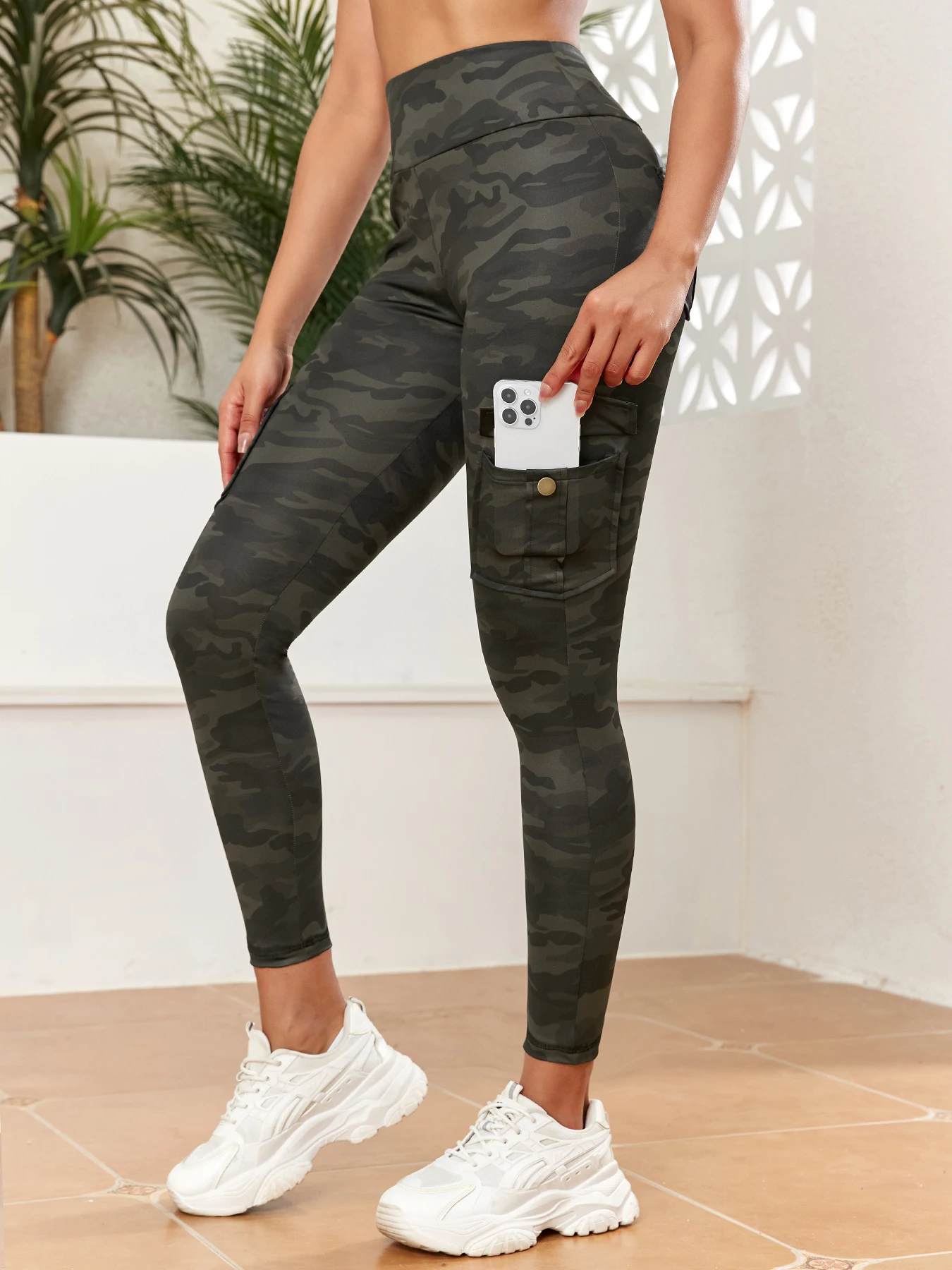 2025 Women's High-Waisted Camo Leggings - Pocketed Fitness Pants for Running, Gym, and Outdoor Sports 2025 Women's High-Waisted Camo Leggings - Pocketed Fitness Pants for Running, Gym, and Outdoor Sports