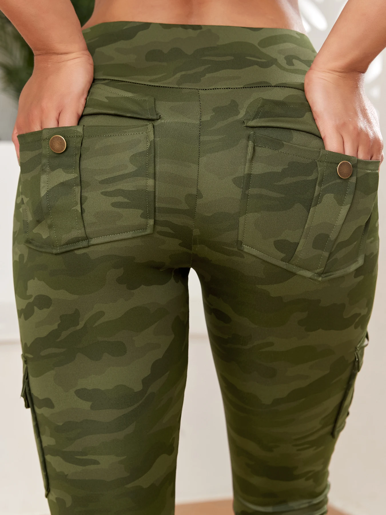 2025 Women's High-Waisted Camo Leggings - Pocketed Fitness Pants for Running, Gym, and Outdoor Sports 2025 Women's High-Waisted Camo Leggings - Pocketed Fitness Pants for Running, Gym, and Outdoor Sports